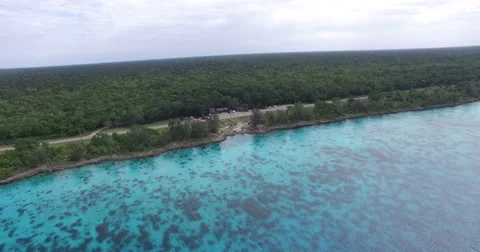 Bird's-eye panoramic view under azure water surface of the Caribbean Sea, white 스톡 동영상 68215040
