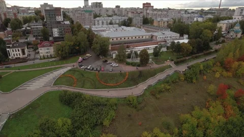 Bird's-eye view of the autumn embankment of the city of Kirov.Golden Autumn Stock Footage