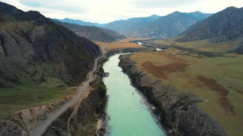 Bird's-eye view of the calm mountain green Katun River. Autumn landscape of the Stock Footage 165627571