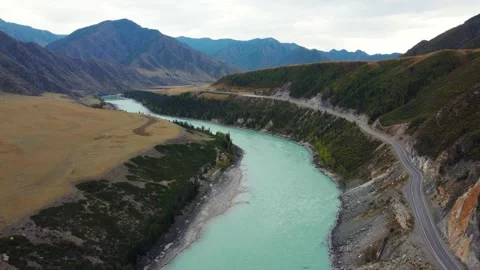 Bird's-eye view of the calm mountain green Katun River. Autumn landscape of the Stock Footage 166472622