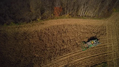 Birds eye view of corn picker Video stock 105617336