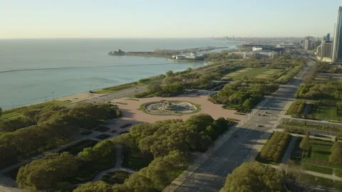Birds Eye View of an Empty Buckingham Fountain during Coronavirus Stay at Home 스톡 동영상 130217733