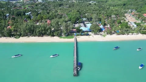 Birds-eye-view of Koh Samui Beach, Thailand 스톡 동영상 313252100
