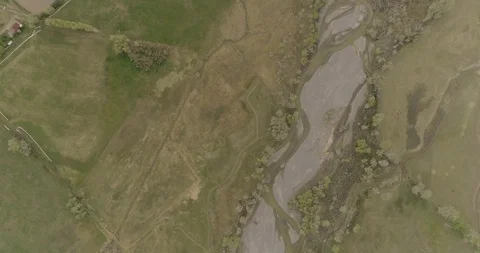 Birds eye view looking down on farmland in Ridgeway Colorado  스톡 동영상 129911359