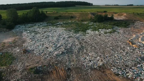 Bird's-eye view over a garbage landfill Vídeo Stock 158177092