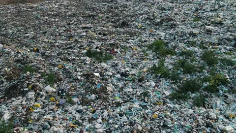 Bird's-eye view over a garbage landfill Vídeo Stock 158204352
