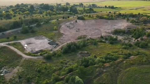Bird's-eye view over a garbage landfill Vídeos de archivo 189520407