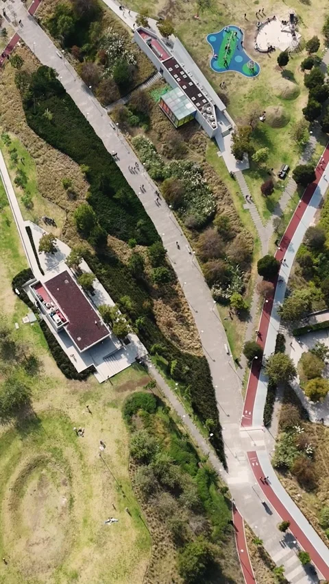 Bird's eye view of Parque La Mexicana, Santa Fe, captured by drone 库存影片 300411562