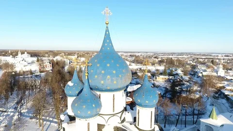 A birds eye view on trading rows and the Church of the city of Suzdal. Winter Stock Footage 104575185