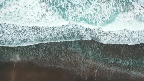 Bird's-eye view of the waves Stock Footage 320327624
