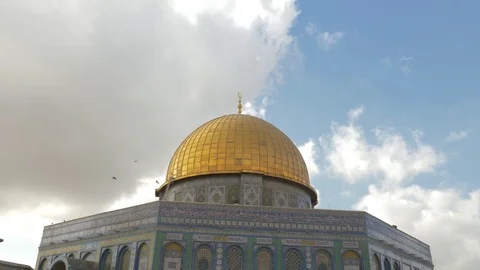 Birds Fly By the Dome of the Rock Stock Footage 82676985
