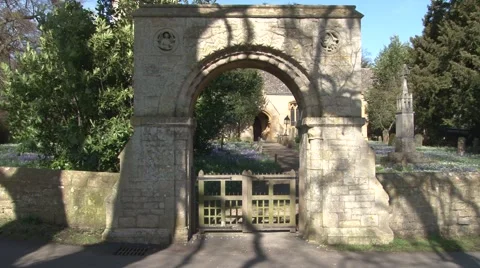 Birlingham Churchyard Vídeo Stock 47710165