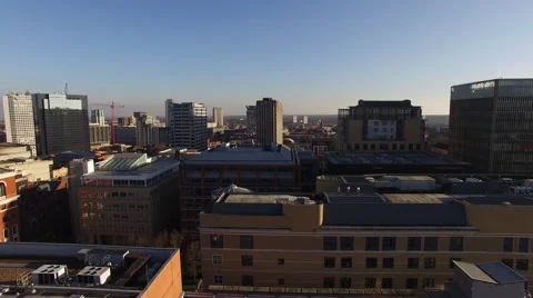Birmingham City center Aerial Panning shoot of city scape Stockbeeldmateriaal 59357701