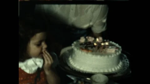 Birthday Cake 1957 Vídeos de archivo 142658875