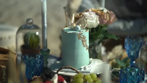 Birthday Cake on beach Stockbeeldmateriaal 146490875