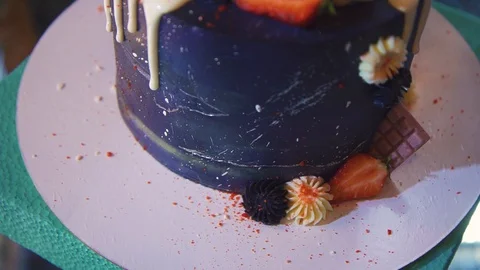 Birthday cake on the table Video stock 91017965