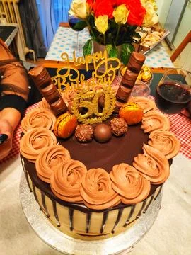 Birthday Cake on a Table 库存照片