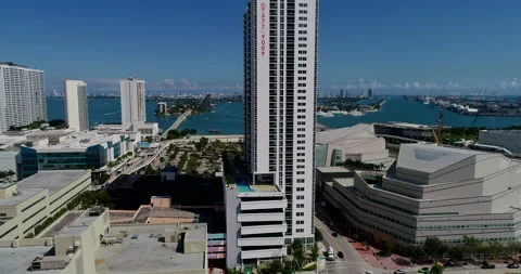 Biscayne Bay behind Melody Tower Video stock 155180416