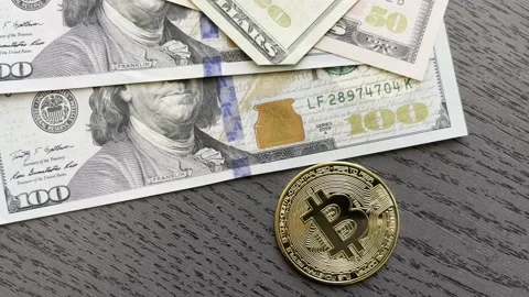 Bitcoin and US Dollar 库存影片 198348526