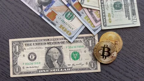 Bitcoin and US Dollar 库存影片 198348535