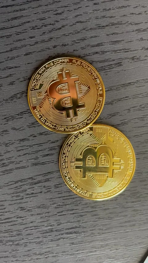 Bitcoin and US Dollar 库存影片 198348538