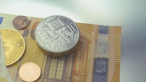 Bitcoin bubble burst / Bitcoin crash /Bitcoin game over / Broken bitcoin Stock-Footage 86412954