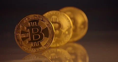 Bitcoin close up focus racking 库存影片 115075253