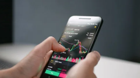 Bitcoin cryptocurrency price graph chart on mobile phone screen, cryptocurrency 스톡 동영상 94170881