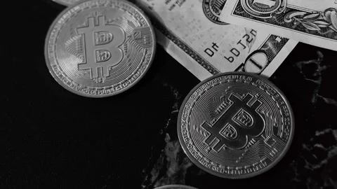 Bitcoin with dollars bills in wallet. Digital crypto coin. Investments, investor Vídeo Stock 329580789