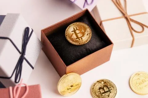 Bitcoin in a gift box 库存照片