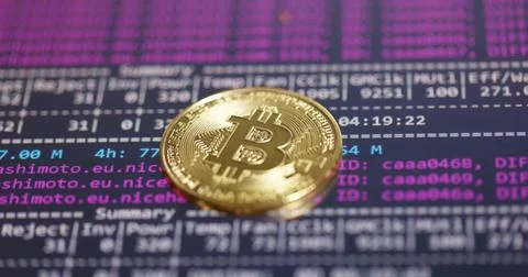 Bitcoin mining program at work closeup footage Stock-Fotos
