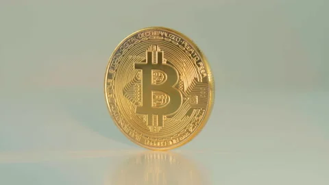 BITCOIN rotating in a beautiful reflections Video stock 89948212