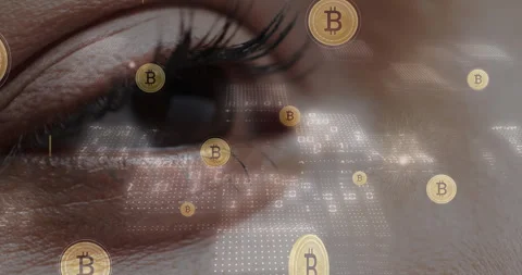 Bitcoin symbols and binary code animation over close-up of human eye Video stock 304850027