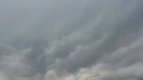 Bizarre clouds form over active volcano in time-lapse video Video stock 109394569