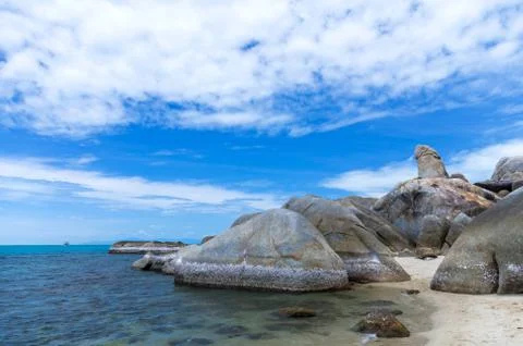 Bizarre rock on beach background, samui island  Foto stock