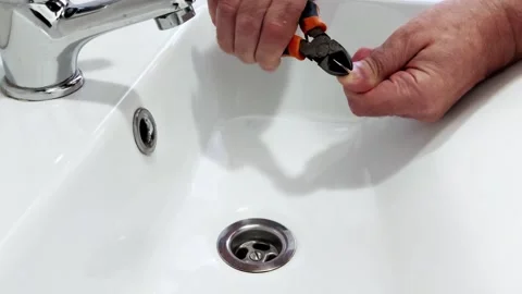 Bizarre Tool or Secret Weapon? Testing Odd Clippers 스톡 동영상 315019627