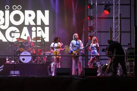 Bjorn Again performs on stage at Royal Randwick on April 9th, 2022 in Sydne.. Stock Photos