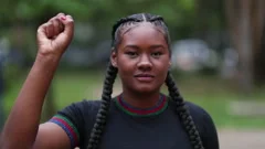 Strong black woman raising fist in air l, Stock Video