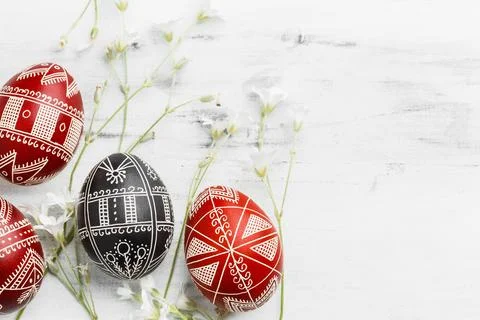 Black and red Easter eggs. Ukrainian pysanka Stock-Fotos