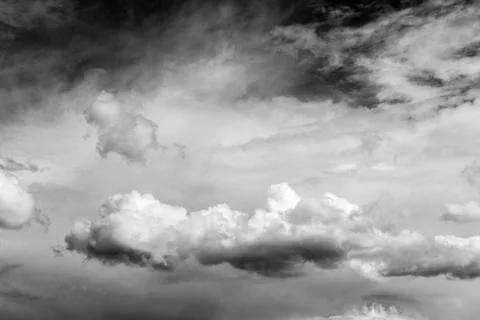 Black and white dramatic sky and white and gray clouds Stock-Fotos