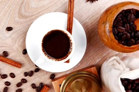 Black arabic coffee served with accesories on table Foto stock