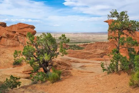 Black Arch Overview on Devil's Garden trail in the Arches National Park, Utah Stock Photos
