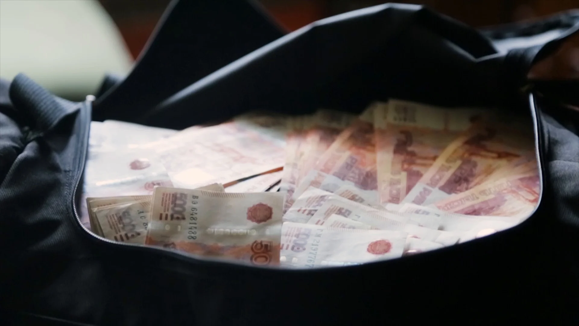 A black bag full of money in Russian cur, Stock Video