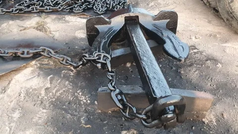 Black chain and anchor on the ground Stock-Footage 342082411
