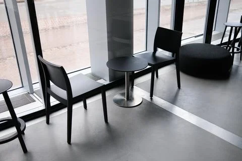 Black chairs and a table Foto stock