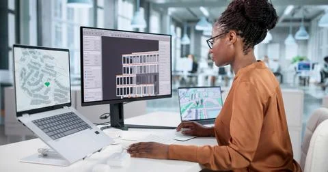 Black Civil Engineer Developing 3D BIM Model Projects Using Technology Foto stock