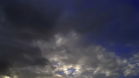 Black cloud then blue cloud Vídeos de archivo 111285909