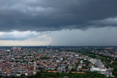 Black clouds over the resedential area Foto stock