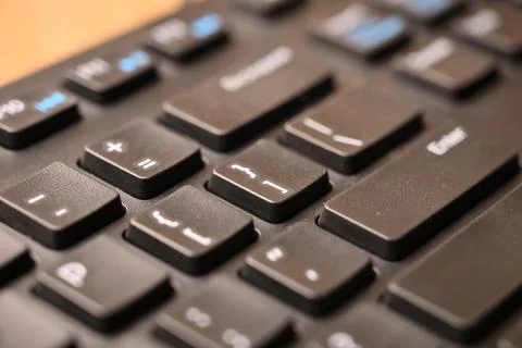 Black Computer Keyboard Macro Shot Highlighting Curly Bracket Close Key wit.. Stock-Fotos