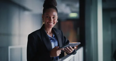 Black Female Using Tablet Computer in Office Stock Footage 295785700